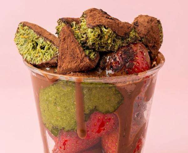 Lagi Viral Desert Chocoberry, Apa Saja Isinya? Lagi Viral Desert Chocoberry, Apa Saja Isinya?