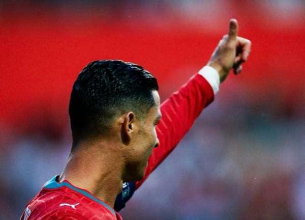 Kabur dari Timnas Portugal, Cristiano Ronaldo Didenda Rp5,1 Juta dan Dilarang Bela Tim Nasional 30 Hari! Kabur dari Timnas Portugal, Cristiano Ronaldo Didenda Rp5,1 Juta dan Dilarang Bela Tim Nasional 30 Hari!
