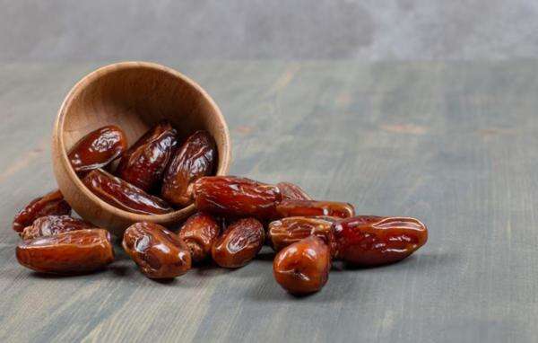 Kurma dan Akar Rumput Fatimah Bisa Mempercepat Kelahiran, Mitos atau Fakta? Kurma dan Akar Rumput Fatimah Bisa Mempercepat Kelahiran, Mitos atau Fakta?