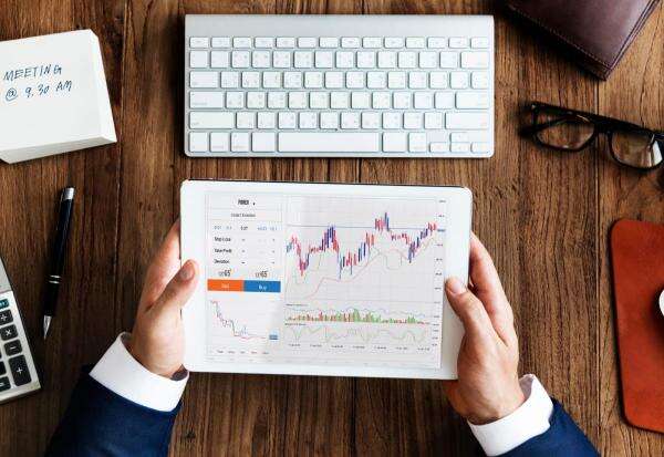 Investor Kini Bisa Analisis Portofolio dan Riset Investasi dengan AI Investor Kini Bisa Analisis Portofolio dan Riset Investasi dengan AI