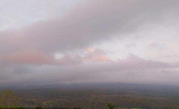 Gunung Semeru Erupsi 2 Kali Pagi Ini, Kolom Abu Capai 1 Km Gunung Semeru Erupsi 2 Kali Pagi Ini, Kolom Abu Capai 1 Km