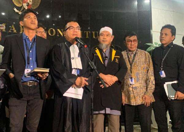 Denny Indrayana Soroti Bawaslu Tak Bisa Akses Dokumen Syarat Pencalonan Gibran Denny Indrayana Soroti Bawaslu Tak Bisa Akses Dokumen Syarat Pencalonan Gibran