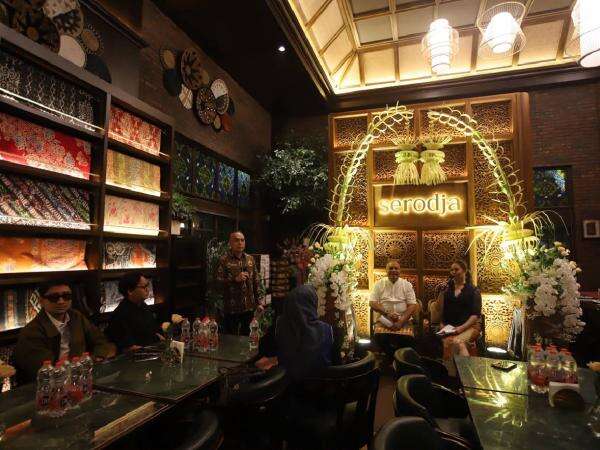 Restoran Ini Hadirkan Pengalaman Kuliner Full of Wastra Nusantara hingga Pengasapan Homemade! Restoran Ini Hadirkan Pengalaman Kuliner Full of Wastra Nusantara hingga Pengasapan Homemade!