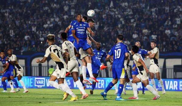 Hasil Persib vs Dewa United: Sempat Tertinggal Dua Gol, Maung Bandung Bangkit dan Bawa 1 Poin Hasil Persib vs Dewa United: Sempat Tertinggal Dua Gol, Maung Bandung Bangkit dan Bawa 1 Poin