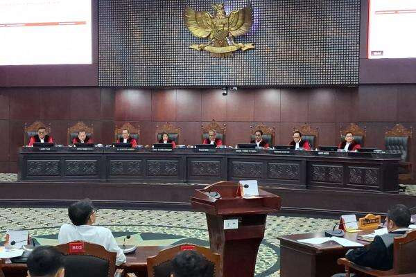 Malam Ini, MK Bacakan Putusan Gugatan Syarat Pendidikan Gibran Malam Ini, MK Bacakan Putusan Gugatan Syarat Pendidikan Gibran