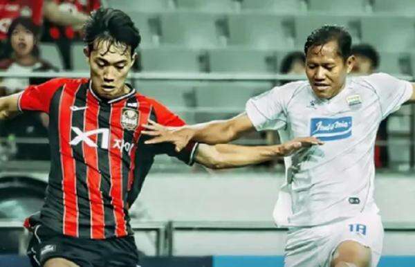 Fans Murka Semprot Pelatih FC Seoul, Disebut Terlalu Meremehkan Persib Fans Murka Semprot Pelatih FC Seoul, Disebut Terlalu Meremehkan Persib