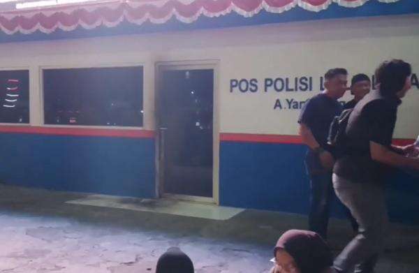 Terungkap Motif Teror Molotov 2 Pos Polisi di Surabaya, Pelaku Sakit Hati Ditilang Terungkap Motif Teror Molotov 2 Pos Polisi di Surabaya, Pelaku Sakit Hati Ditilang