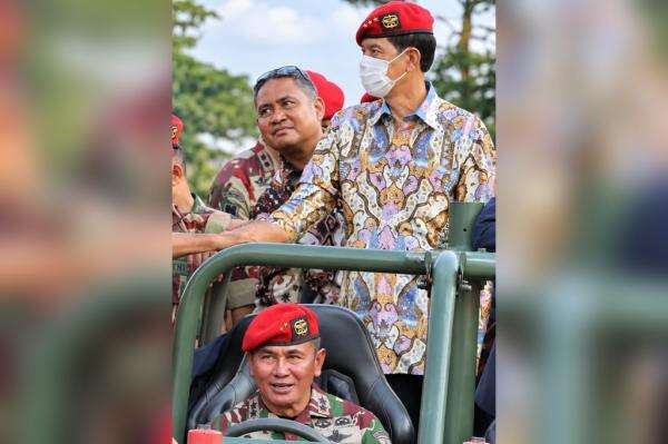Letjen TNI Iwan Setiawan, dari Everest ke Kostrad Letjen TNI Iwan Setiawan, dari Everest ke Kostrad