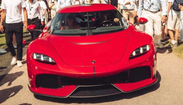 Terparkir di Hotel, Supercar Koenigsegg Misterius Jadi Perbincangan Terparkir di Hotel, Supercar Koenigsegg Misterius Jadi Perbincangan