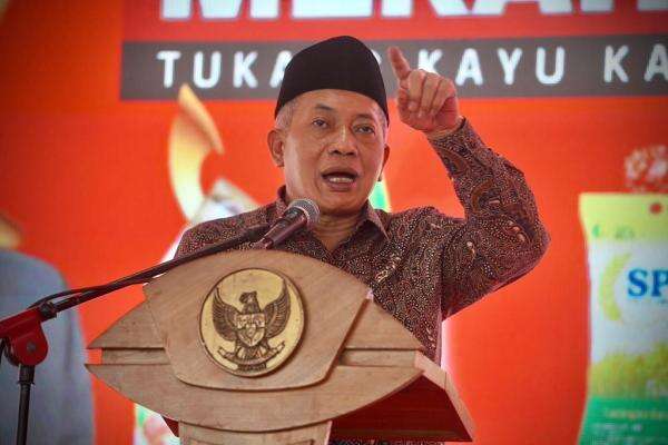 Menkop Buka Suara soal Polemik Pengadaan Kipas Angin untuk Kopdes Merah Putih Rp1,8 Triliun Menkop Buka Suara soal Polemik Pengadaan Kipas Angin untuk Kopdes Merah Putih Rp1,8 Triliun