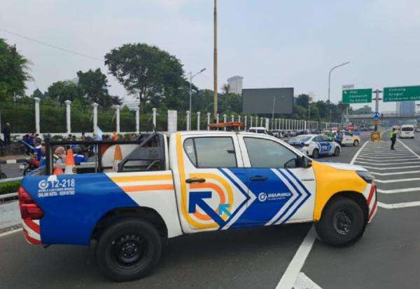 Ada Demo Buruh di Gedung DPR, Jasa Marga Tutup Sementara Pintu Keluar Slipi Tol Dalam Kota Ada Demo Buruh di Gedung DPR, Jasa Marga Tutup Sementara Pintu Keluar Slipi Tol Dalam Kota
