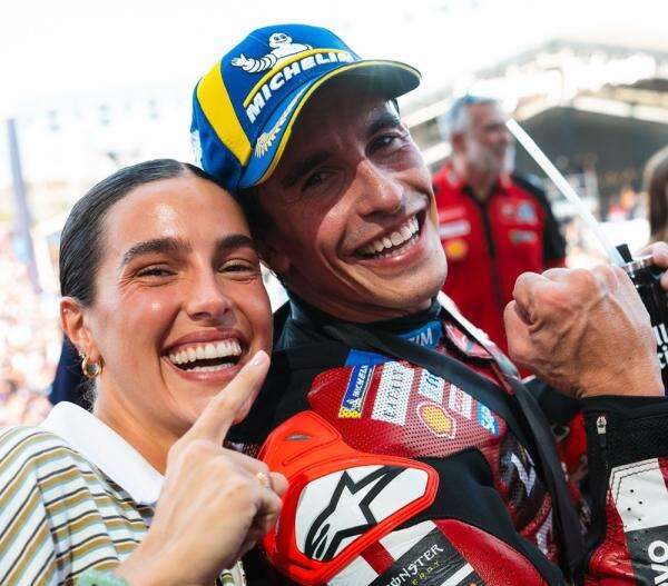 Potret Gemma Pinto Rayakan Marc Marquez Juara Sprint Race MotoGP Mandalika 2026 Potret Gemma Pinto Rayakan Marc Marquez Juara Sprint Race MotoGP Mandalika 2026
