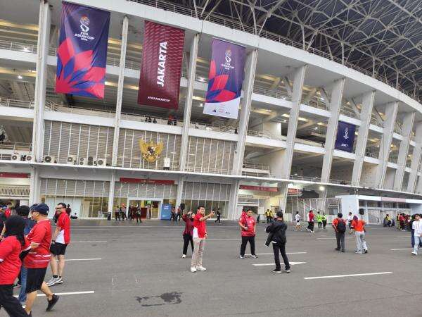 2 Jam Jelang Timnas Indonesia vs Singapura, Suporter Mulai Berdatangan ke Stadion GBK 2 Jam Jelang Timnas Indonesia vs Singapura, Suporter Mulai Berdatangan ke Stadion GBK