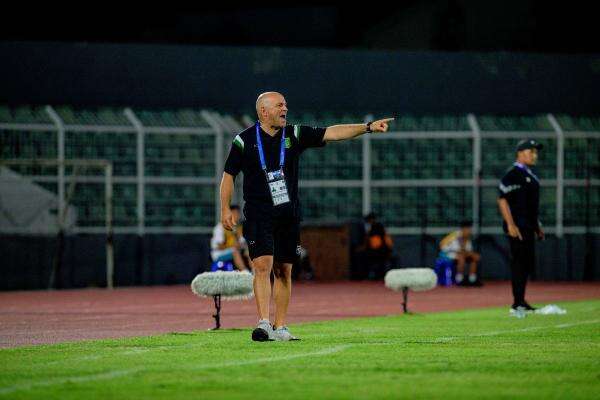 Persebaya Menang Tipis, Bernardo Tavares Ungkap Masalah yang Harus Segera Dibenahi Persebaya Menang Tipis, Bernardo Tavares Ungkap Masalah yang Harus Segera Dibenahi
