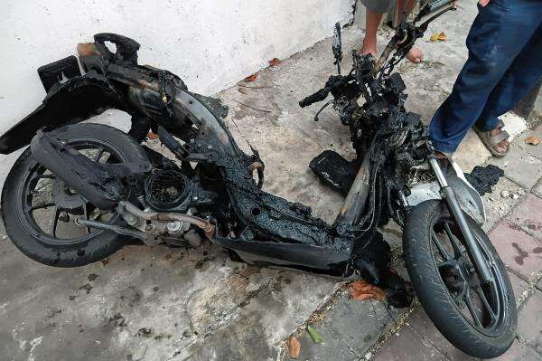 Apes! Maling di Jakut Tertangkap gegara Motornya Meledak saat Mau Kabur Apes! Maling di Jakut Tertangkap gegara Motornya Meledak saat Mau Kabur