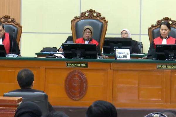 Reaksi Roy Suryo Ditawari Hakim Restorative Justice Kasus Ijazah Jokowi: Tidak! Reaksi Roy Suryo Ditawari Hakim Restorative Justice Kasus Ijazah Jokowi: Tidak!