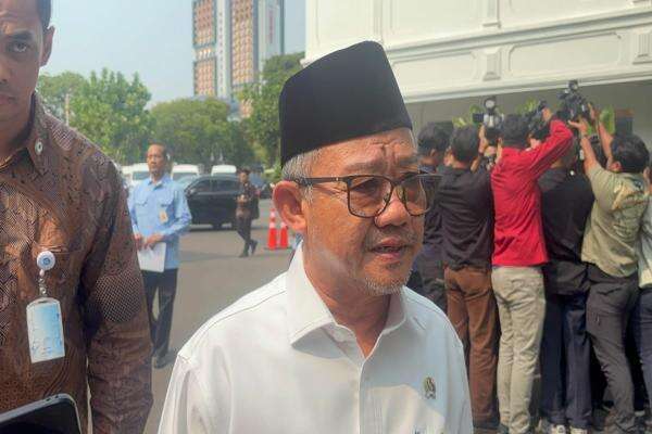 Mendikdasmen Sebut Dana BOS Bisa untuk Bayar Gaji Guru Non ASN Mendikdasmen Sebut Dana BOS Bisa untuk Bayar Gaji Guru Non ASN