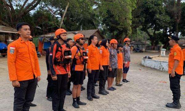 Tim SAR Gabungan Perluas Area Pencarian Jurnalis iNews dan 7 Orang Lainnya di Sekitar Anak Krakatau Tim SAR Gabungan Perluas Area Pencarian Jurnalis iNews dan 7 Orang Lainnya di Sekitar Anak Krakatau
