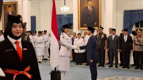 Gibran Kukuhkan 76 Paskibraka HUT ke-81 RI di Istana Negara Gibran Kukuhkan 76 Paskibraka HUT ke-81 RI di Istana Negara
