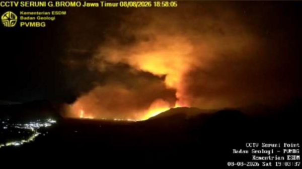Kebakaran Belum Padam, Kawasan Gunung Bromo Masih Level II Waspada Kebakaran Belum Padam, Kawasan Gunung Bromo Masih Level II Waspada