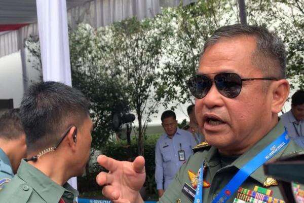 MK Tak Ditemukan Ijazah SMA, Ray Rangkuti: Apakah Gibran Masih Layak Jabat Wapres? MK Tak Ditemukan Ijazah SMA, Ray Rangkuti: Apakah Gibran Masih Layak Jabat Wapres?