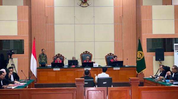 Sidang Dokter Tifa, Jokowi Disebut Tunjukkan Scan Ijazah ke Relawan Projo Sidang Dokter Tifa, Jokowi Disebut Tunjukkan Scan Ijazah ke Relawan Projo