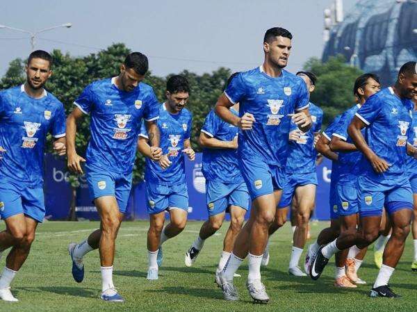 Bus Diserang, Persib Tempuh Jalur Hukum hingga Imbau Suporter Tahan Diri Bus Diserang, Persib Tempuh Jalur Hukum hingga Imbau Suporter Tahan Diri