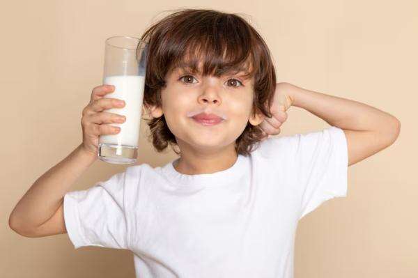 Susu UHT vs Fresh Milk, Mana yang Lebih Baik untuk Anak? Susu UHT vs Fresh Milk, Mana yang Lebih Baik untuk Anak?