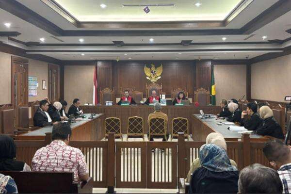 4 Mantan Pejabat LPEI Divonis 6 Tahun Penjara dan Denda 200 Juta 4 Mantan Pejabat LPEI Divonis 6 Tahun Penjara dan Denda 200 Juta