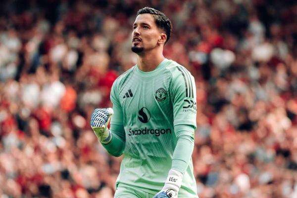 MU Sepakat Lepas Altay Bayindir ke Celta Vigo, Satu Kiper Lagi Segera Menyusul MU Sepakat Lepas Altay Bayindir ke Celta Vigo, Satu Kiper Lagi Segera Menyusul
