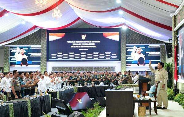 Prabowo Tekankan Penguatan TNI-Polri Hadapi Tantangan Keamanan Global Prabowo Tekankan Penguatan TNI-Polri Hadapi Tantangan Keamanan Global