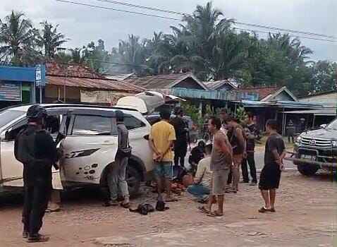 Polda Kalteng Tangkap Lima Otak Pelaku Pengrusakan Pos Penjagaan Perusahaan Sawit di Seruyan Polda Kalteng Tangkap Lima Otak Pelaku Pengrusakan Pos Penjagaan Perusahaan Sawit di Seruyan