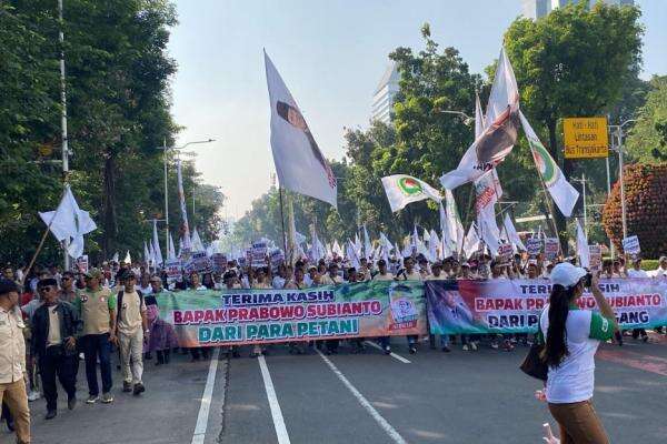 7.000 Massa Gelar Unjuk Rasa Dukung Pemerintahan Prabowo di Silang Monas 7.000 Massa Gelar Unjuk Rasa Dukung Pemerintahan Prabowo di Silang Monas