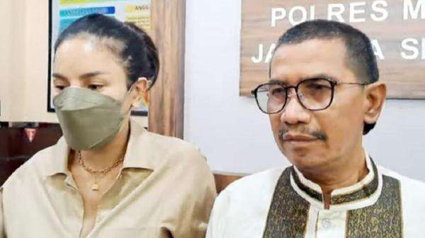 Terungkap! Ini Alasan Fahmi Bachmid Jarang Temani Nikita Mirzani Lagi Terungkap! Ini Alasan Fahmi Bachmid Jarang Temani Nikita Mirzani Lagi