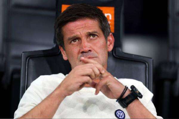 Chivu Galau Inter Tanpa Kemenangan dalam 7 Derbi Milan: Puncak Klasemen Tak Berarti! Chivu Galau Inter Tanpa Kemenangan dalam 7 Derbi Milan: Puncak Klasemen Tak Berarti!