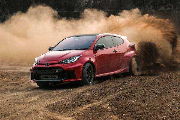 Rp1,17 Miliar untuk Hatchback Tiga Silinder? Tunggu Sampai Anda Duduk di Dalamnya Rp1,17 Miliar untuk Hatchback Tiga Silinder? Tunggu Sampai Anda Duduk di Dalamnya