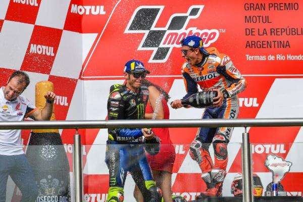 Mengapa Pembalap MotoGP Rata-Rata Bertubuh Pendek? Ini Penyebabnya Mengapa Pembalap MotoGP Rata-Rata Bertubuh Pendek? Ini Penyebabnya
