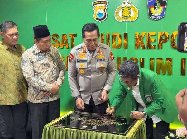 Wakapolri Minta Mahasiswa Beri Gagasan ke Masyarakat untuk Hadapi Berbagai Persoalan Wakapolri Minta Mahasiswa Beri Gagasan ke Masyarakat untuk Hadapi Berbagai Persoalan