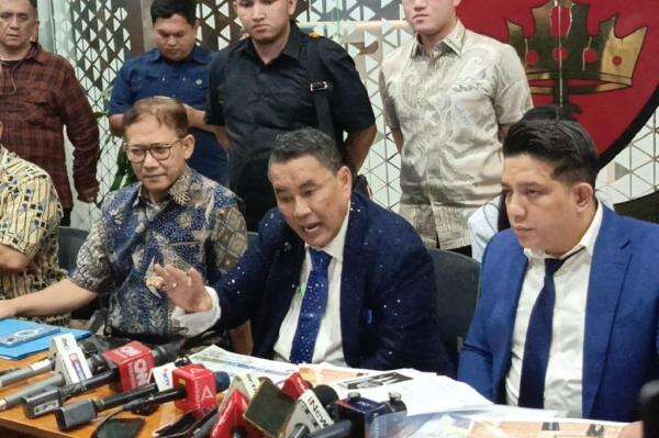 Hotman Paris Ungkap Febrie Adriansyah Dicecar 18 Pertanyaan: Sebatas Kasus Asabri Hotman Paris Ungkap Febrie Adriansyah Dicecar 18 Pertanyaan: Sebatas Kasus Asabri