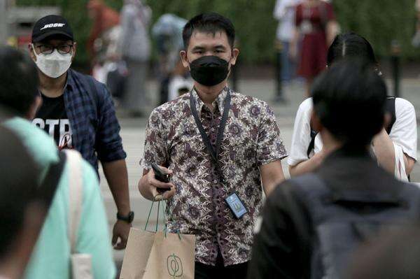 Kemenkes Imbau Masyarakat Pakai Masker Lagi di Tengah Merebaknya Super Flu Kemenkes Imbau Masyarakat Pakai Masker Lagi di Tengah Merebaknya Super Flu