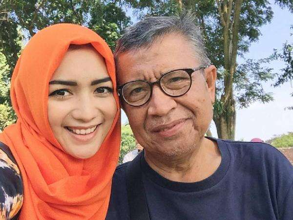 Profil Imam Tantowi, Penulis Skenario Tukang Bubur Naik Haji yang Meninggal Dunia Profil Imam Tantowi, Penulis Skenario Tukang Bubur Naik Haji yang Meninggal Dunia