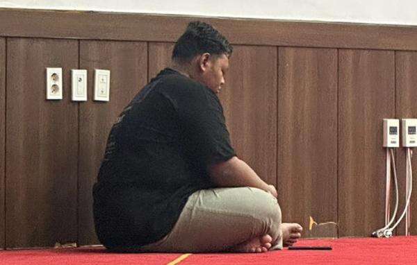 Kronologi Pemuda Madiun Hilang di Korea, Pamit Beli Sepatu Sempat Terlihat di Masjid Kronologi Pemuda Madiun Hilang di Korea, Pamit Beli Sepatu Sempat Terlihat di Masjid