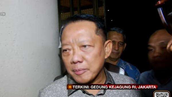 Breaking News: Eks Jampidsus Febrie Adriansyah Ditahan! Breaking News: Eks Jampidsus Febrie Adriansyah Ditahan!