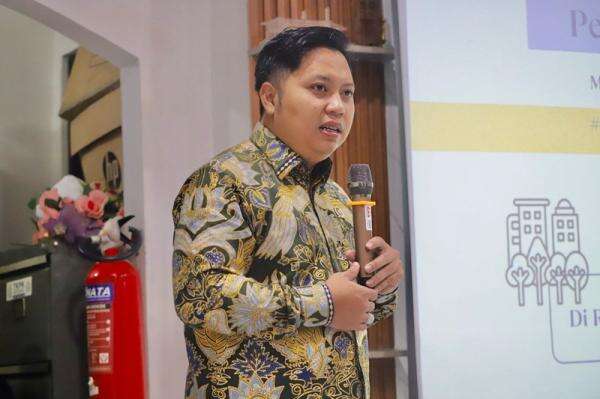 Relokasi PKL dan UMKM Harus Menjamin Keberlangsungan Usaha Relokasi PKL dan UMKM Harus Menjamin Keberlangsungan Usaha