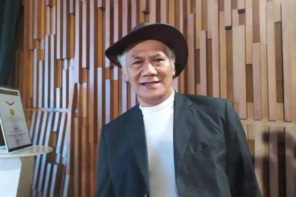 Widyawati Pantau Tio Pakusadewo dari Grup WA, Bersyukur Kondisinya Kini Membaik Widyawati Pantau Tio Pakusadewo dari Grup WA, Bersyukur Kondisinya Kini Membaik