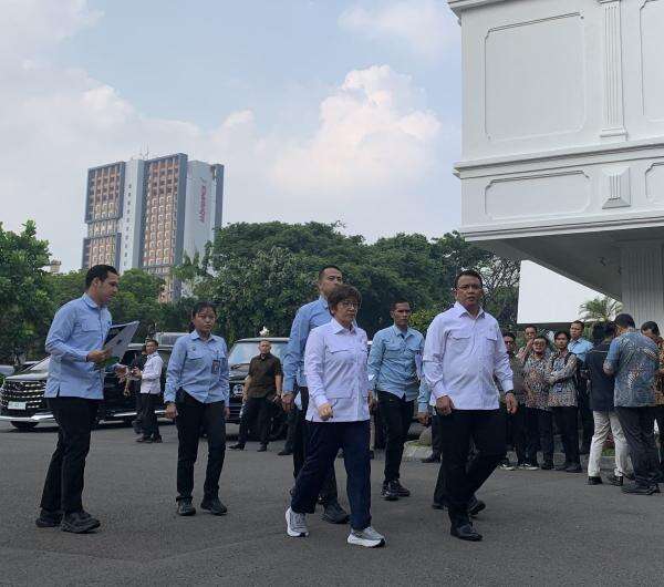 Prabowo Panggil Menteri hingga Kepala Lembaga ke Istana Bahas Kopdes Merah Putih Prabowo Panggil Menteri hingga Kepala Lembaga ke Istana Bahas Kopdes Merah Putih