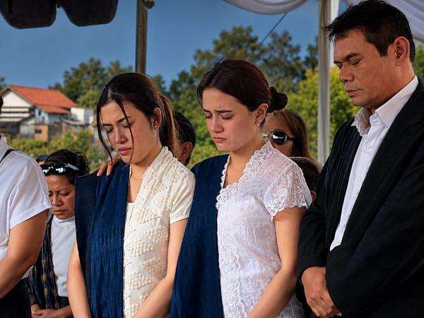 Jadi Yatim Piatu setelah Ibu Meninggal Dunia, Marsha Aruan: Doakan Kami Kuat Jadi Yatim Piatu setelah Ibu Meninggal Dunia, Marsha Aruan: Doakan Kami Kuat