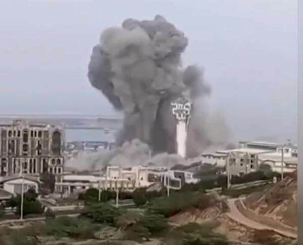 AS Kembali Serang Iran usai Trump Berlakukan Blokade Angkatan Laut AS Kembali Serang Iran usai Trump Berlakukan Blokade Angkatan Laut
