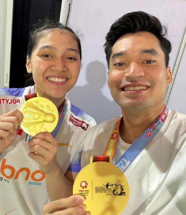 Kisah Cinta Indah Cahya dengan Leo Rolly Pebulu Tangkis yang Raih Medali Emas Asian Games 2026: Dari Partner Main Sampai ke Pelaminan Kisah Cinta Indah Cahya dengan Leo Rolly Pebulu Tangkis yang Raih Medali Emas Asian Games 2026: Dari Partner Main Sampai ke Pelaminan