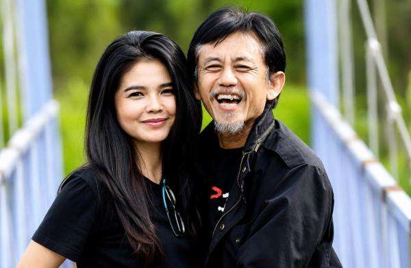Cara Unik Karina Ranau Rayakan Anniversary Pernikahan ke-16 Bersama Epy Kusnandar Cara Unik Karina Ranau Rayakan Anniversary Pernikahan ke-16 Bersama Epy Kusnandar